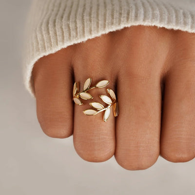Eternal Leaf Ring